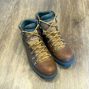 Men’s Sorel Leather Hiking Boots - 8